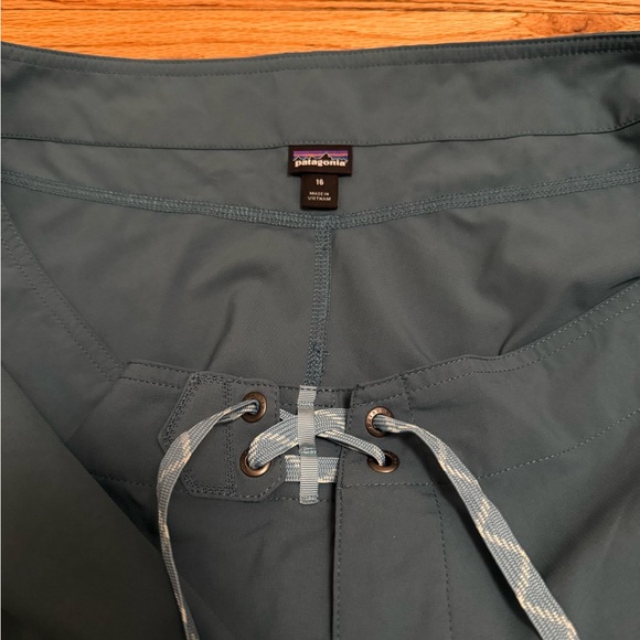 Patagonia Boys Wavefarer Board Shorts - Picture 5 of 5